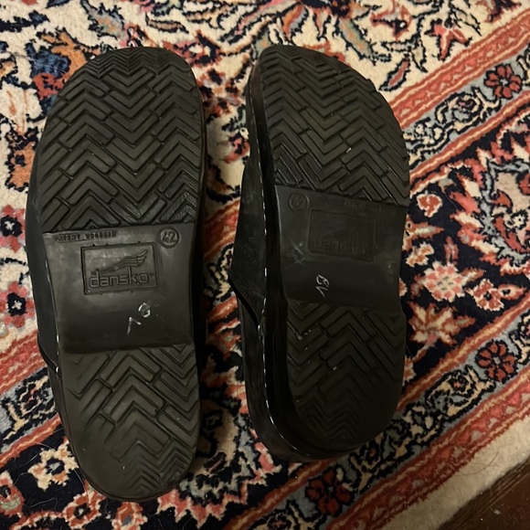 Black leather Dansko clogs - Picture 2 of 7